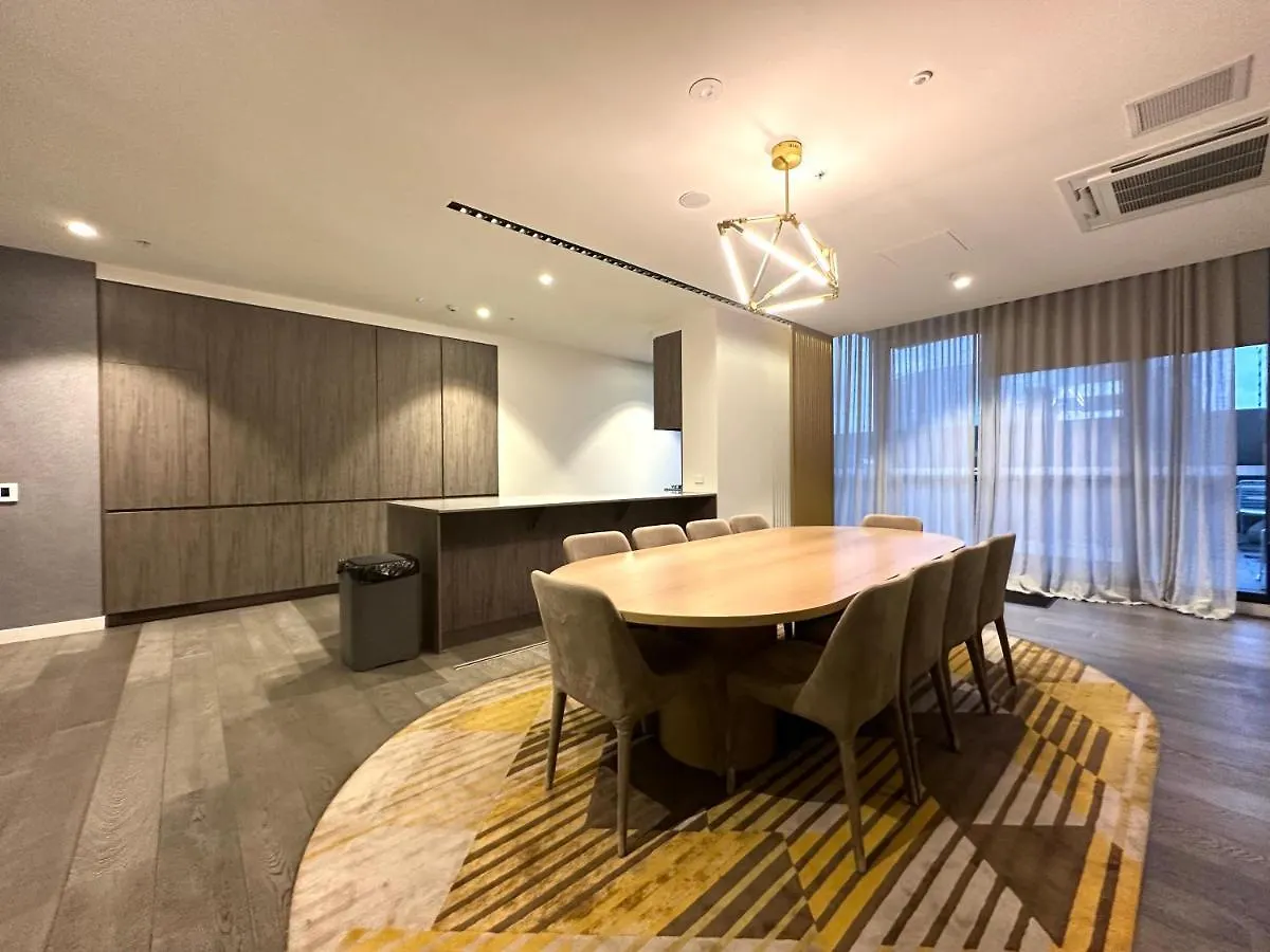 Luxury 1 Bedroom Apartment In Adelaide Cbd - 1 Minute Walk To Rundle Mall - Free Wifi & Netflix 0*,  Austrália