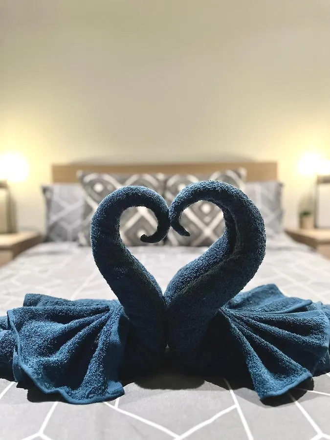 Luxury 1 Bedroom Apartment In Adelaide Cbd - 1 Minute Walk To Rundle Mall - Free Wifi & Netflix